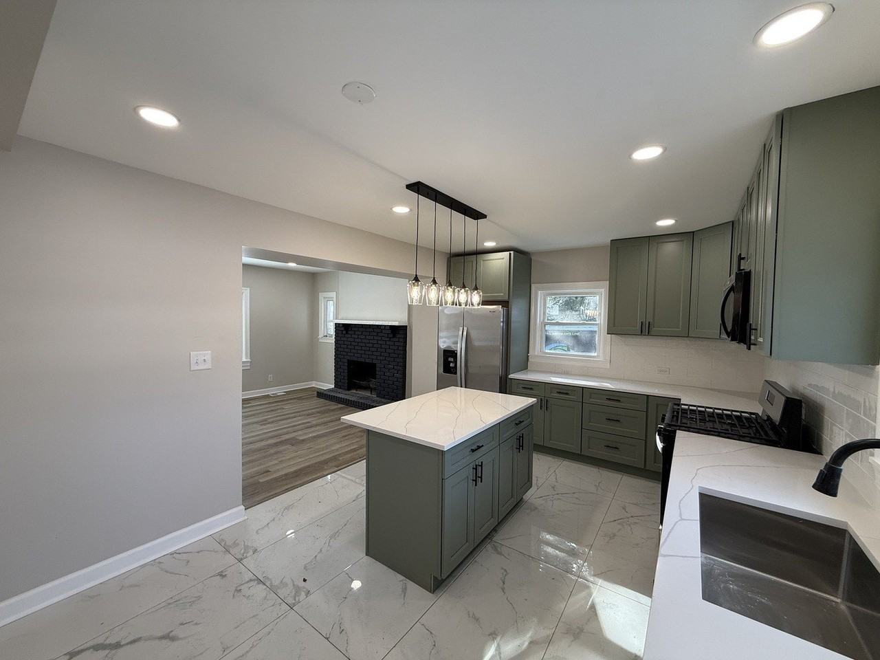 408 E End Ave - Photo 5 of 16