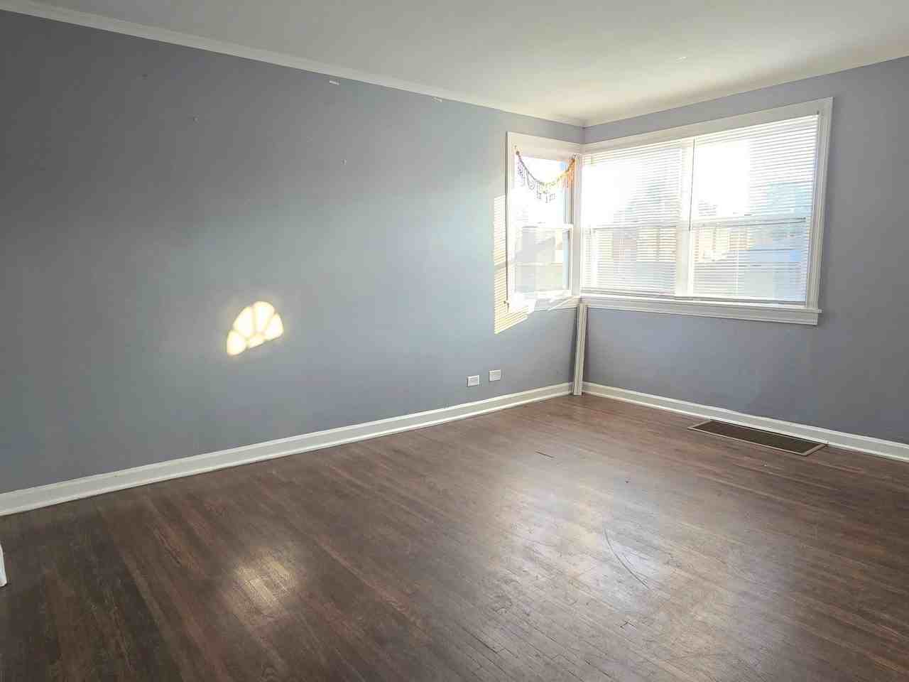 3821 Jackson St - Photo 3 of 11