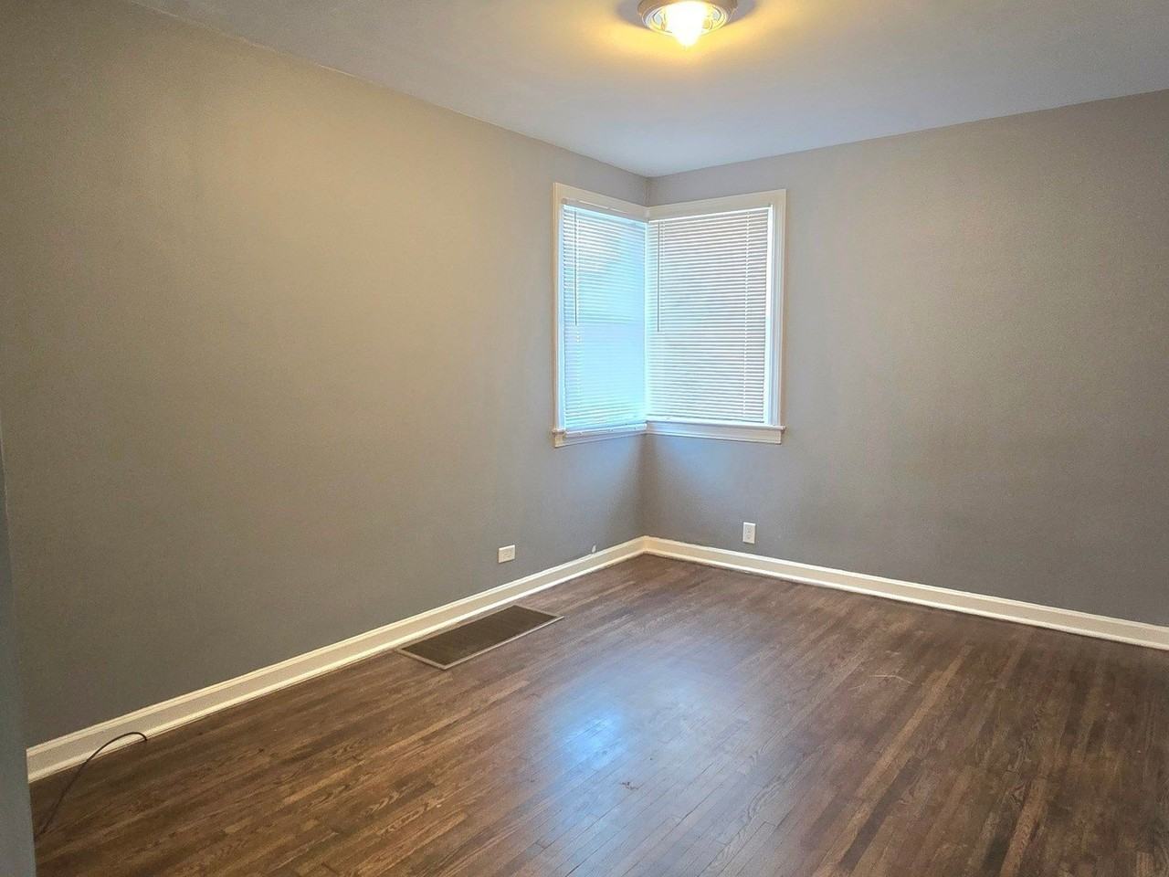 3821 Jackson St - Photo 5 of 11