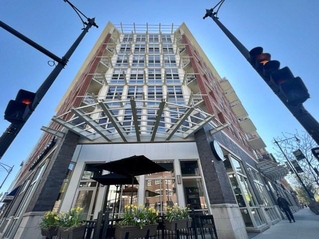 1001 W Madison St Apt 504 #504 - Photo 2 of 30