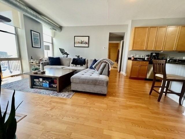 1001 W Madison St Apt 504 #504 - Photo 7 of 30