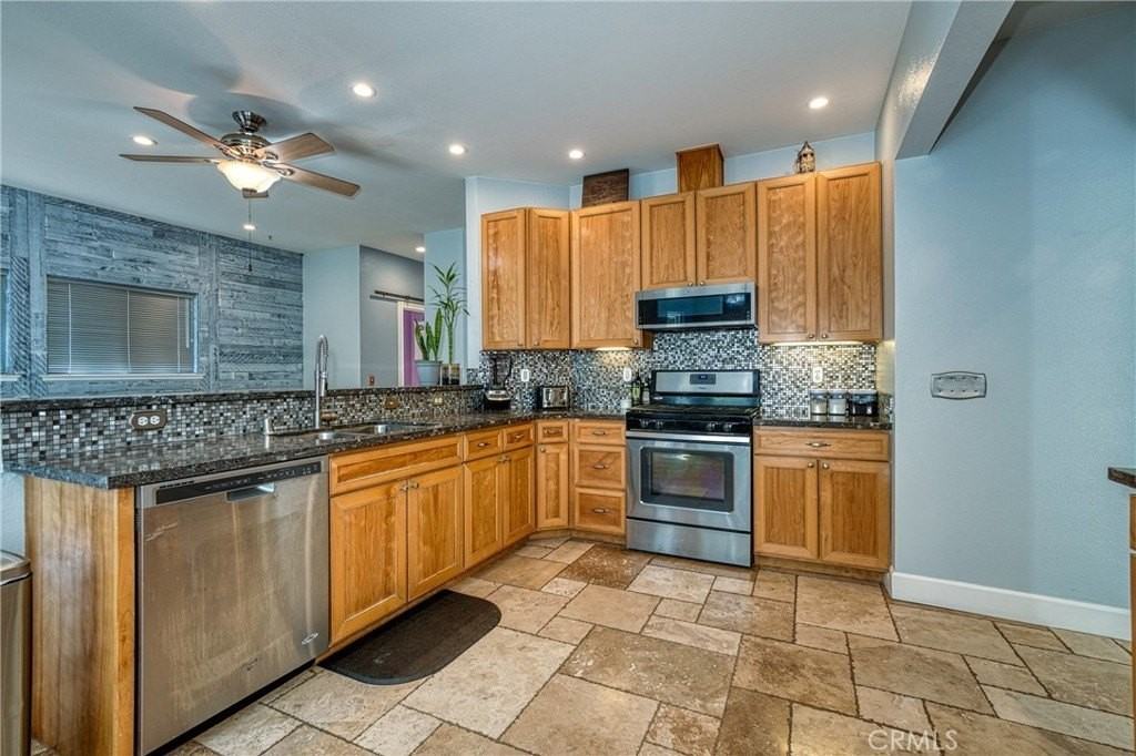 19220 Deer Hill Rd - Photo 5 of 41