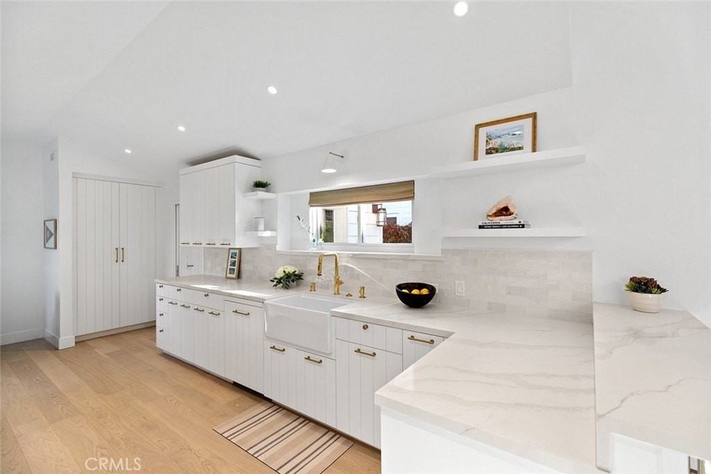 153 Emerald Bay - Photo 5 of 34