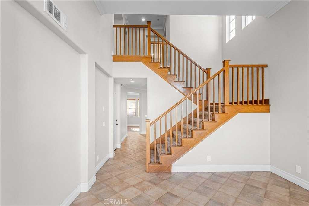 5356 Charlotta Dr - Photo 3 of 34