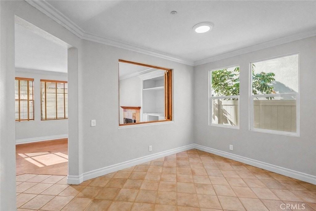 5356 Charlotta Dr - Photo 5 of 34