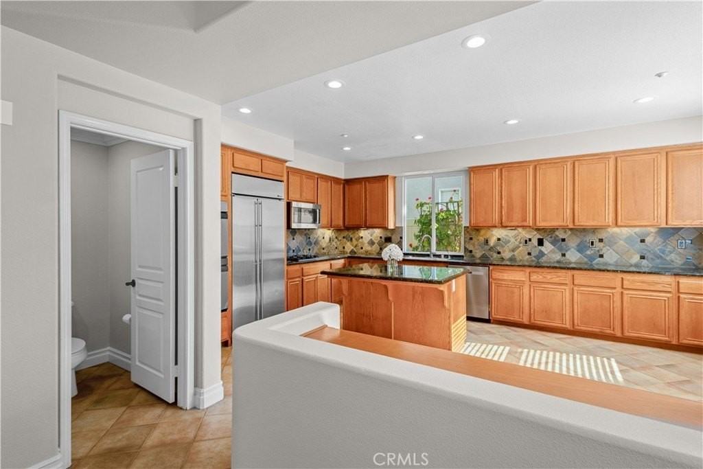 5356 Charlotta Dr - Photo 7 of 34