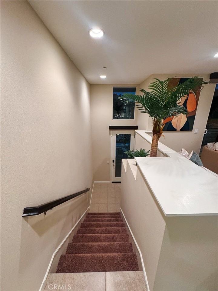 81 Waldorf - Photo 3 of 30