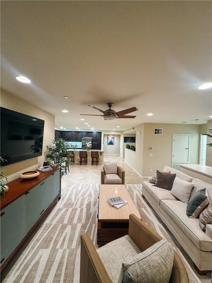 81 Waldorf - Photo 5 of 30