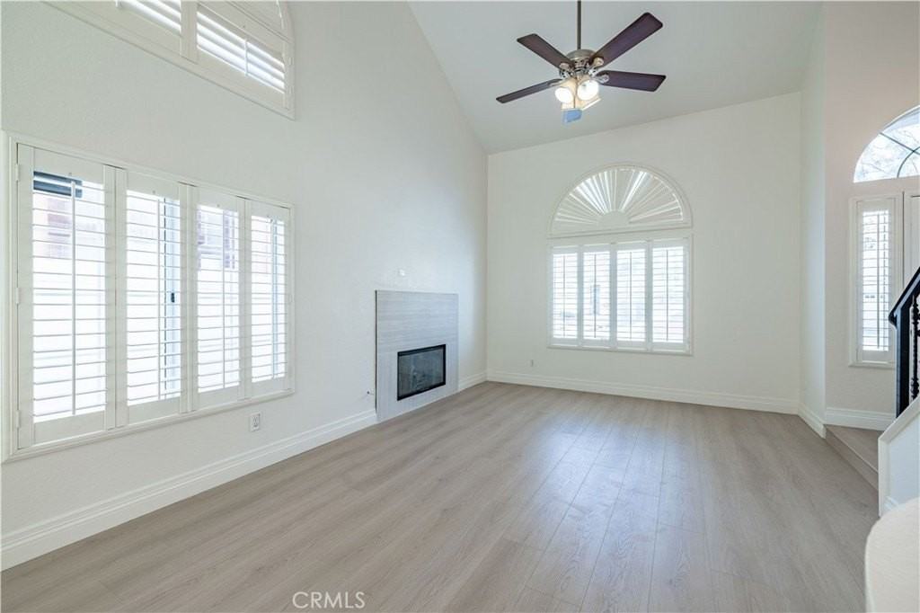 8 Massier Ln - Photo 3 of 34