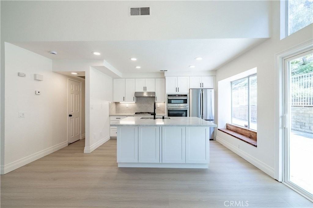 8 Massier Ln - Photo 5 of 34