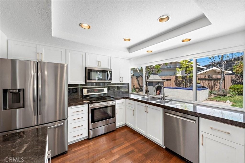 21882 Summer Cir - Photo 5 of 25