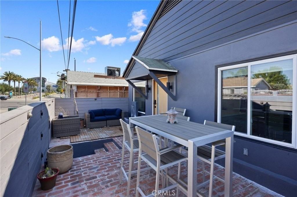 618 E Buckthorn St - Photo 2 of 20