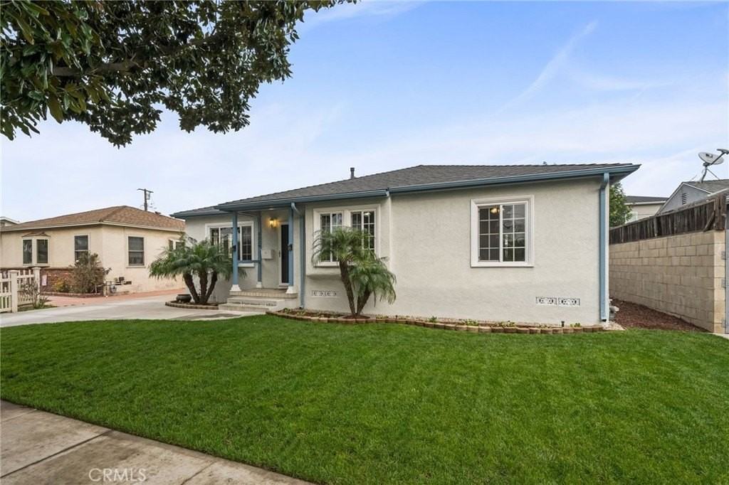 5229 E Walkerton St - Photo 4 of 50