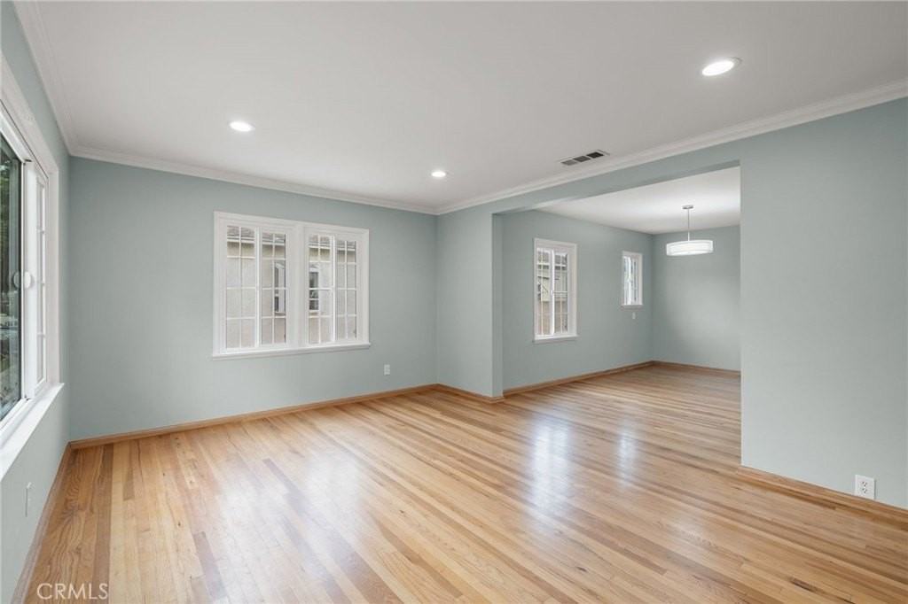 5229 E Walkerton St - Photo 6 of 50