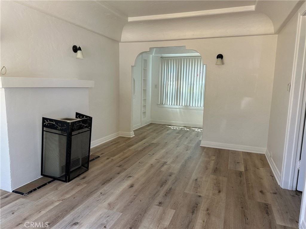 529 W 22nd St - Photo 2 of 12