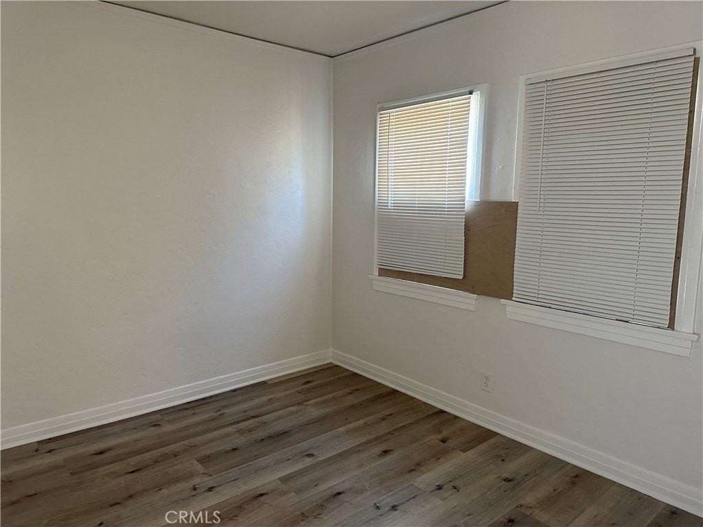 529 W 22nd St - Photo 4 of 12