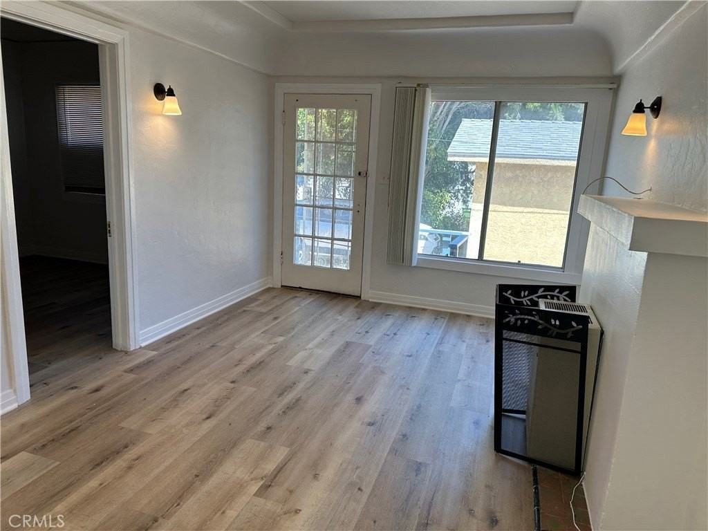 529 W 22nd St - Photo 7 of 12