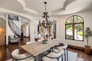 featured image of 718 N Poinsettia Ave