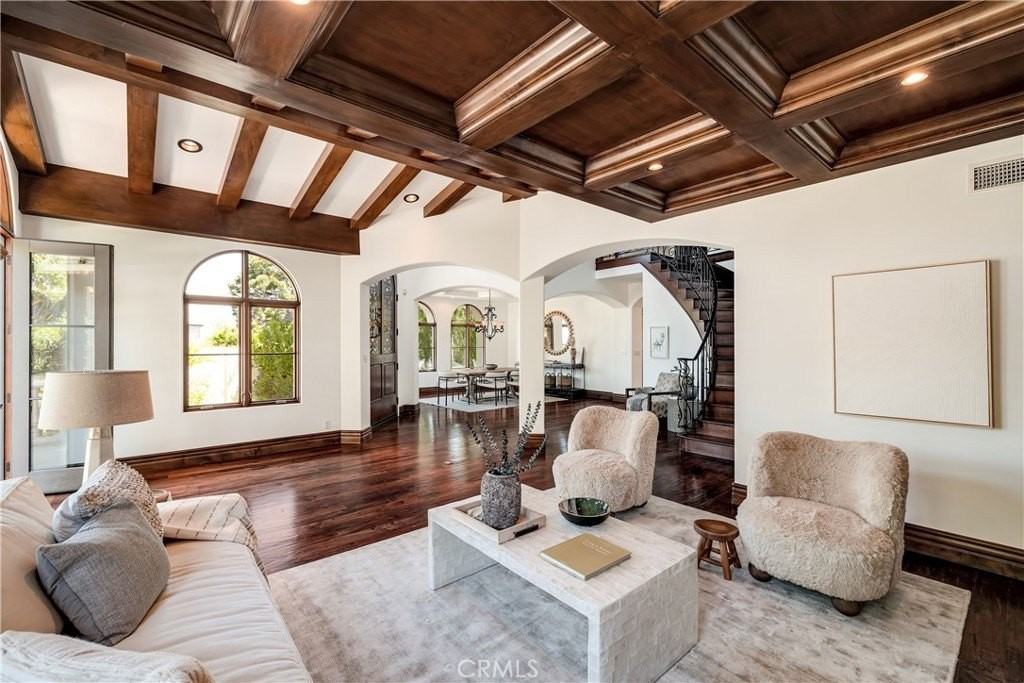 718 N Poinsettia Ave - Photo 2 of 35