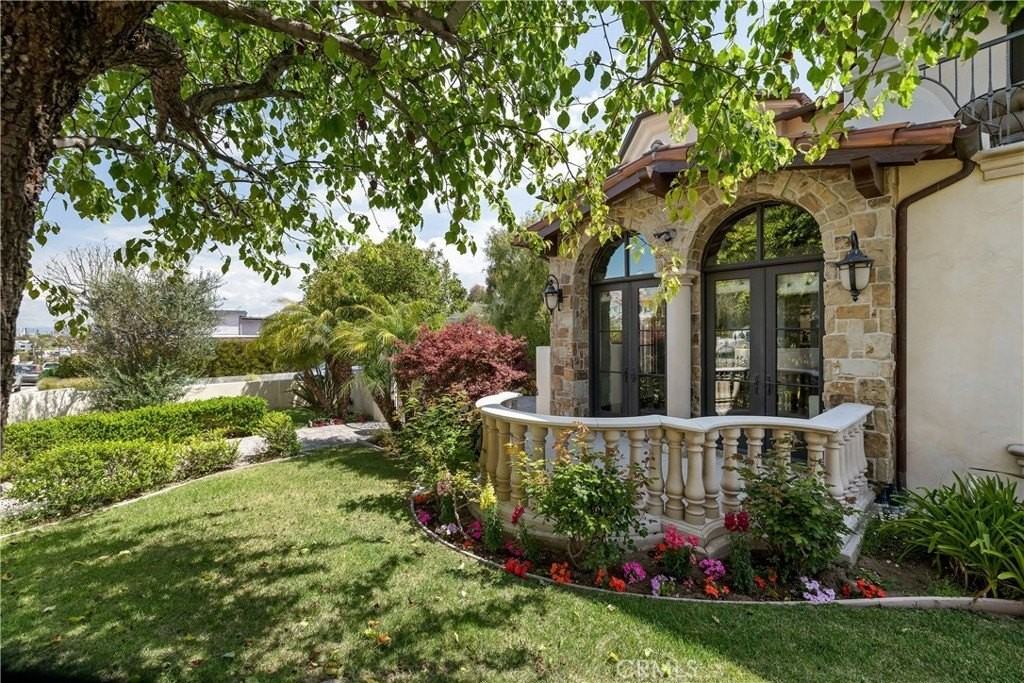 718 N Poinsettia Ave - Photo 3 of 35