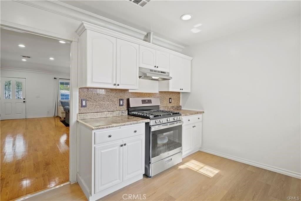 5842 Lexington Ave - Photo 6 of 18