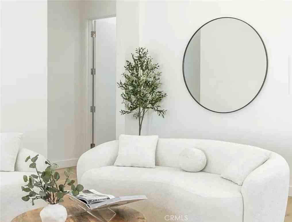 12136 Clarkson Rd - Photo 6 of 23