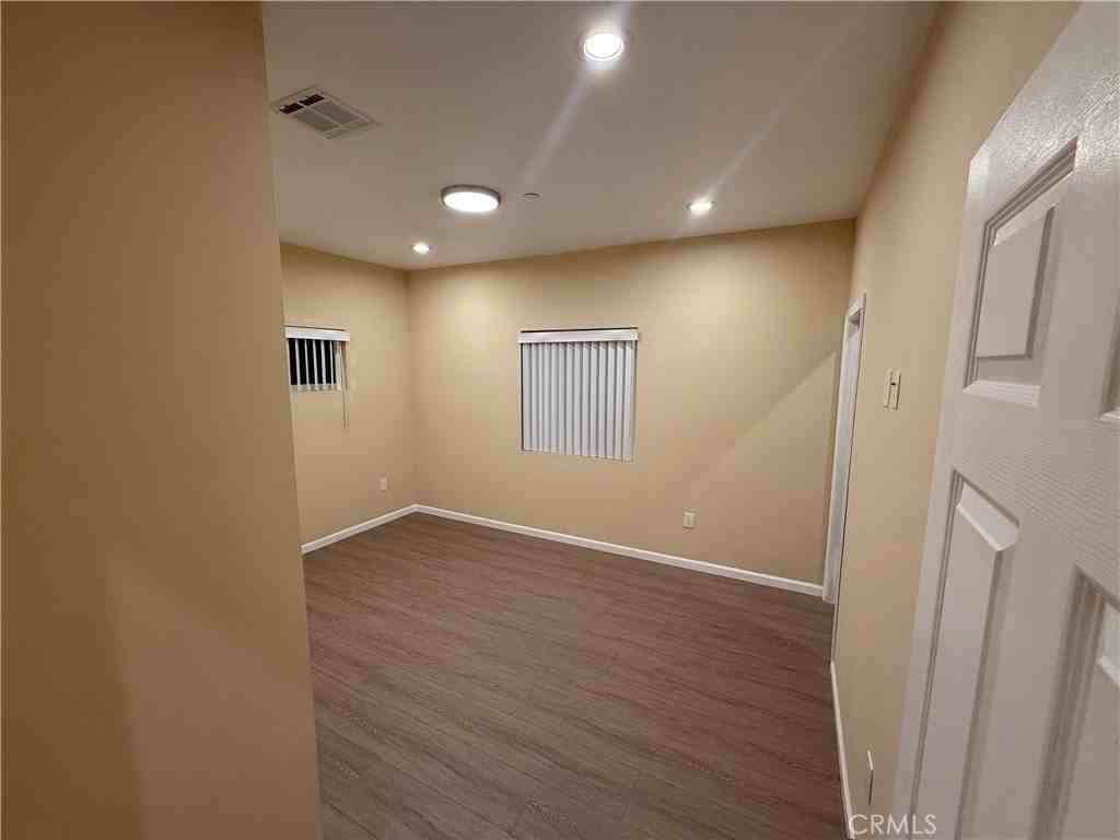 114 Bradbury Dr - Photo 6 of 15