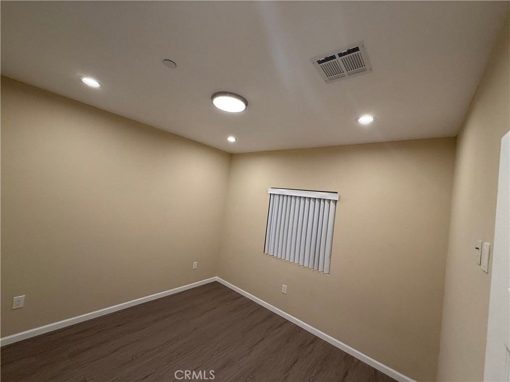 114 Bradbury Dr - Photo 7 of 15