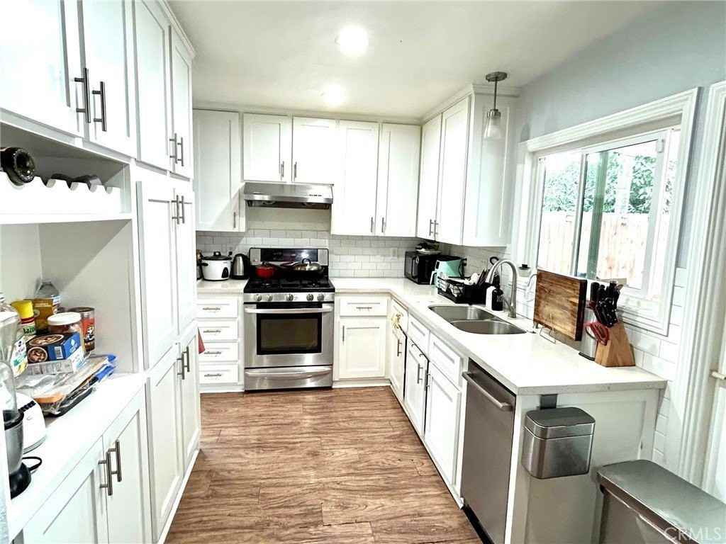 1006 Acacia St - Photo 3 of 22