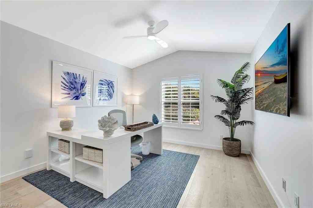 8345 Excalibur Cir Apt M4 #M4 - Photo 5 of 19