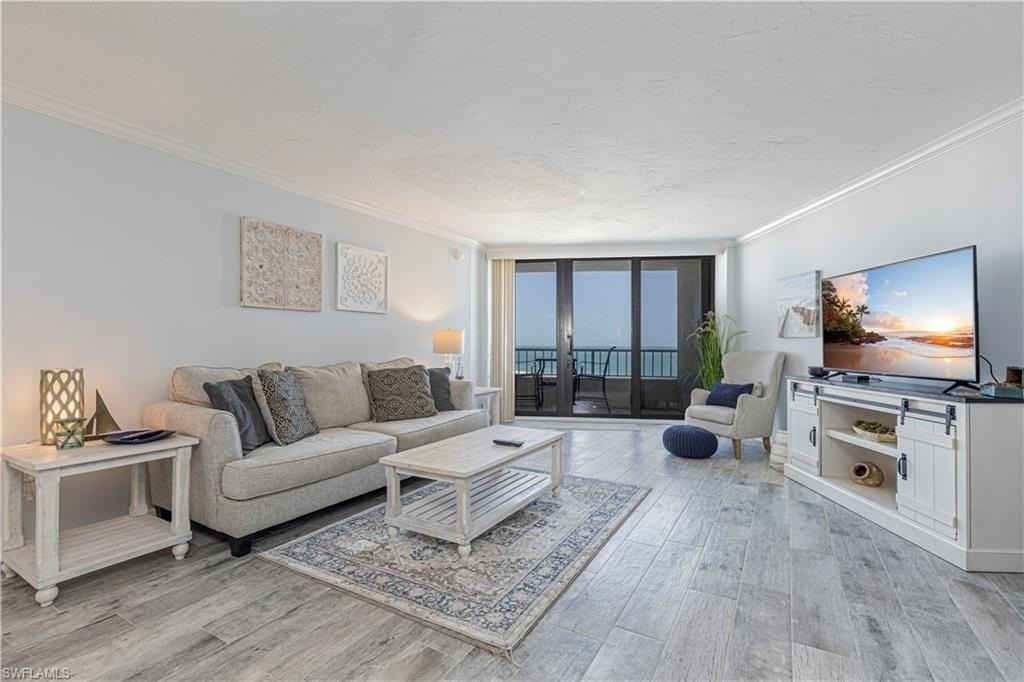 320 Seaview Ct Apt 2004 #2004 - Photo 3 of 34