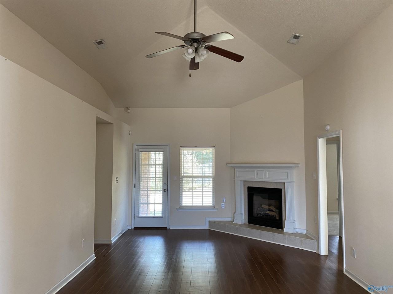 131 Shadow Ct Sw - Photo 4 of 15