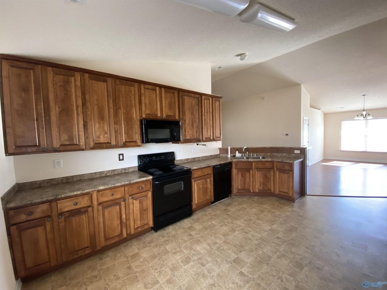 131 Shadow Ct Sw - Photo 5 of 15