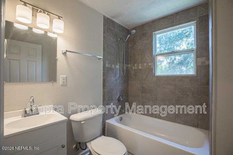 3390 Stillman St - Photo 7 of 16