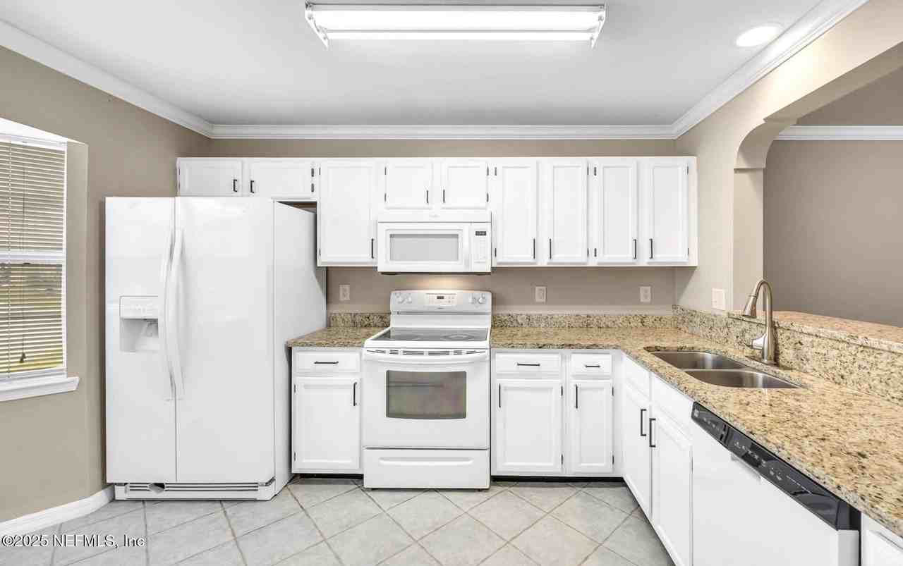 11475 Vidalia Ct - Photo 2 of 38