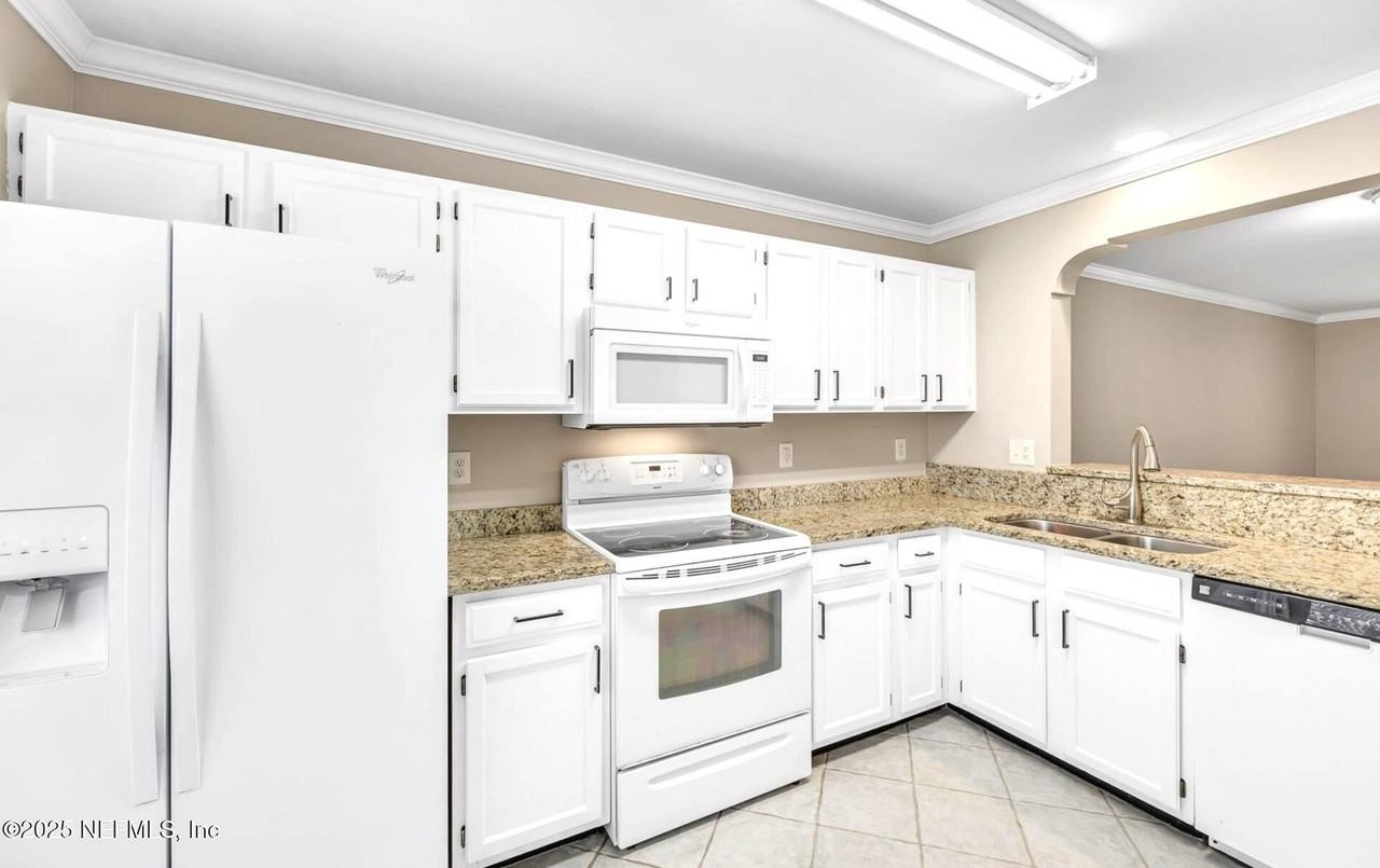 11475 Vidalia Ct - Photo 4 of 38