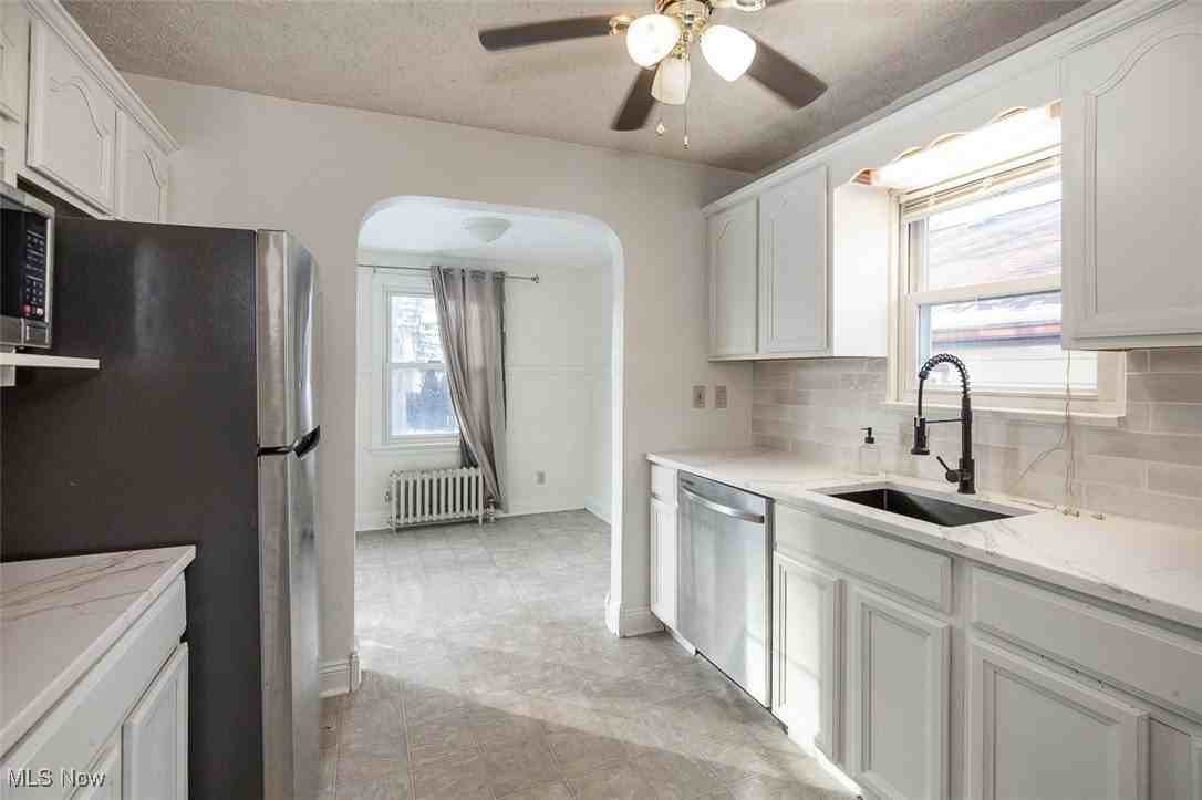 4082 W 204th St - Photo 5 of 24