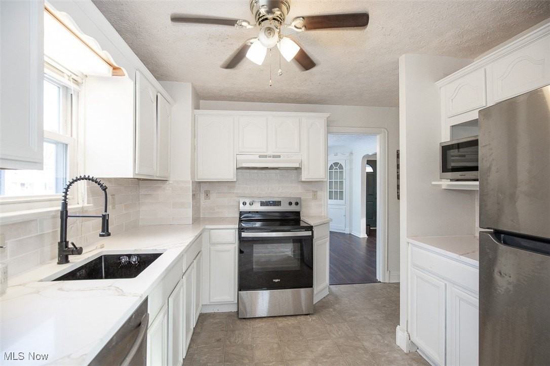 4082 W 204th St - Photo 6 of 24