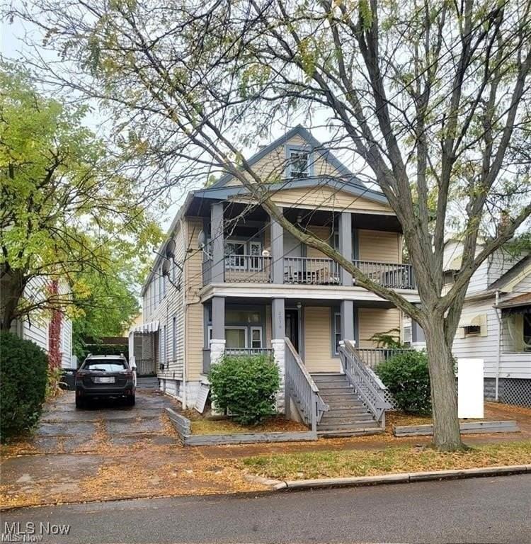 2036 Lark St Apt 1 #1 - Photo 2 of 24