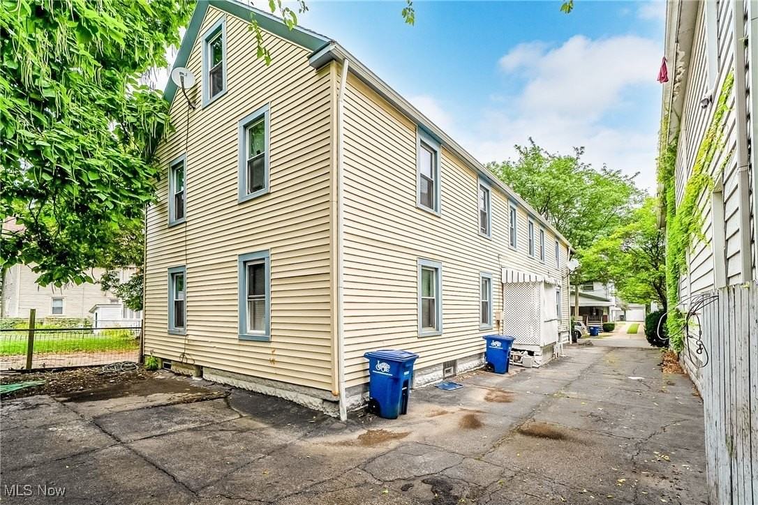 2036 Lark St Apt 1 #1 - Photo 5 of 24