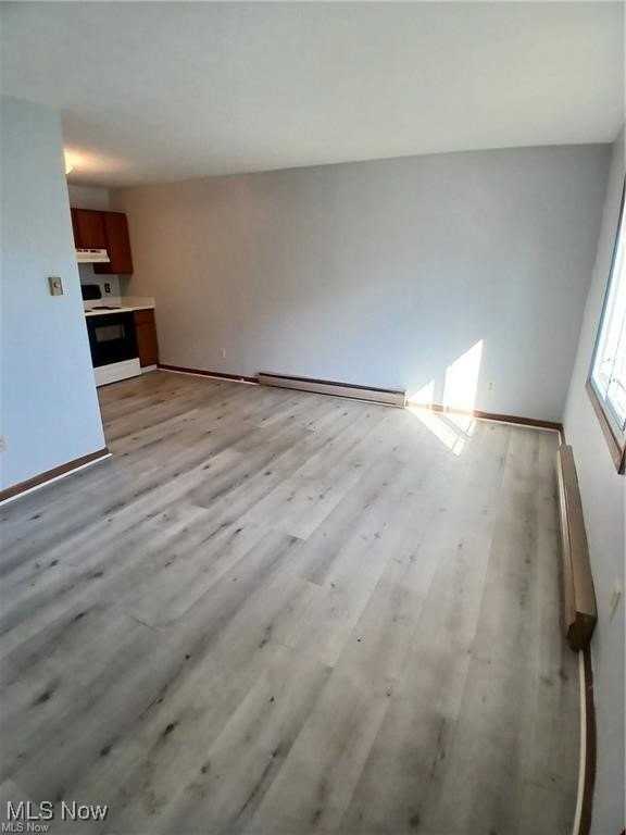 31 1/2 Elm St - Photo 3 of 11