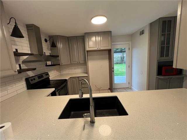 2010 Snowbird Dr - Photo 5 of 19