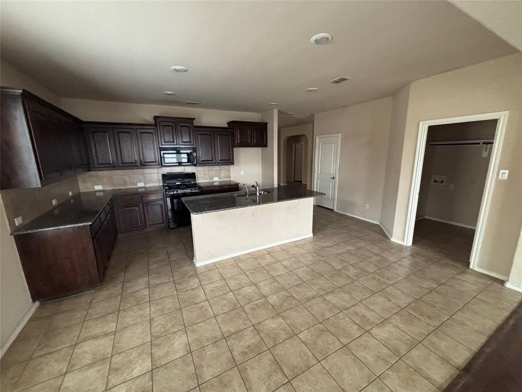 6909 Cloudcroft Ln - Photo 4 of 13