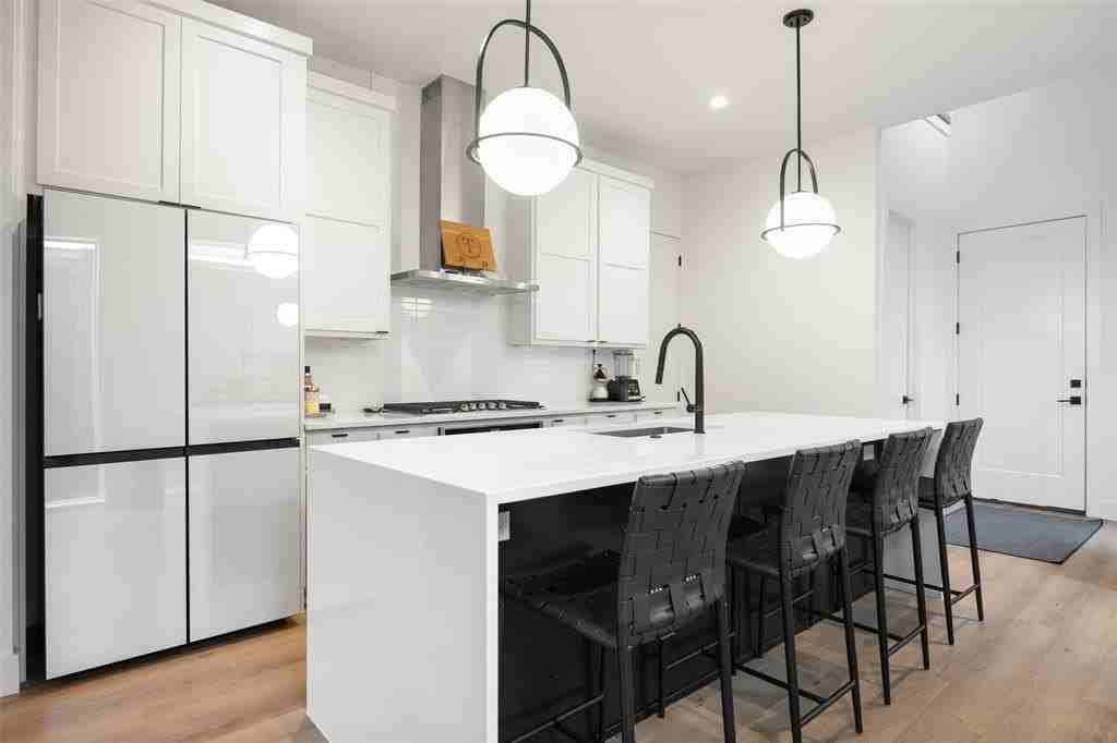 416 Grandview Ave - Photo 7 of 28