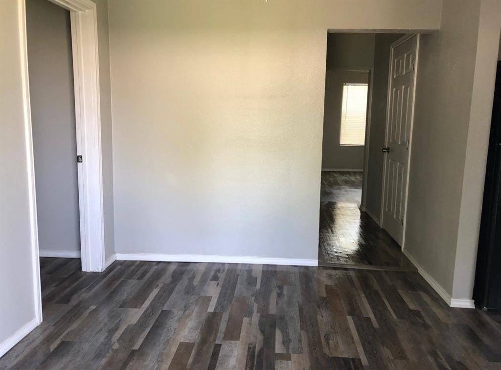 731 E Lowden St - Photo 3 of 6