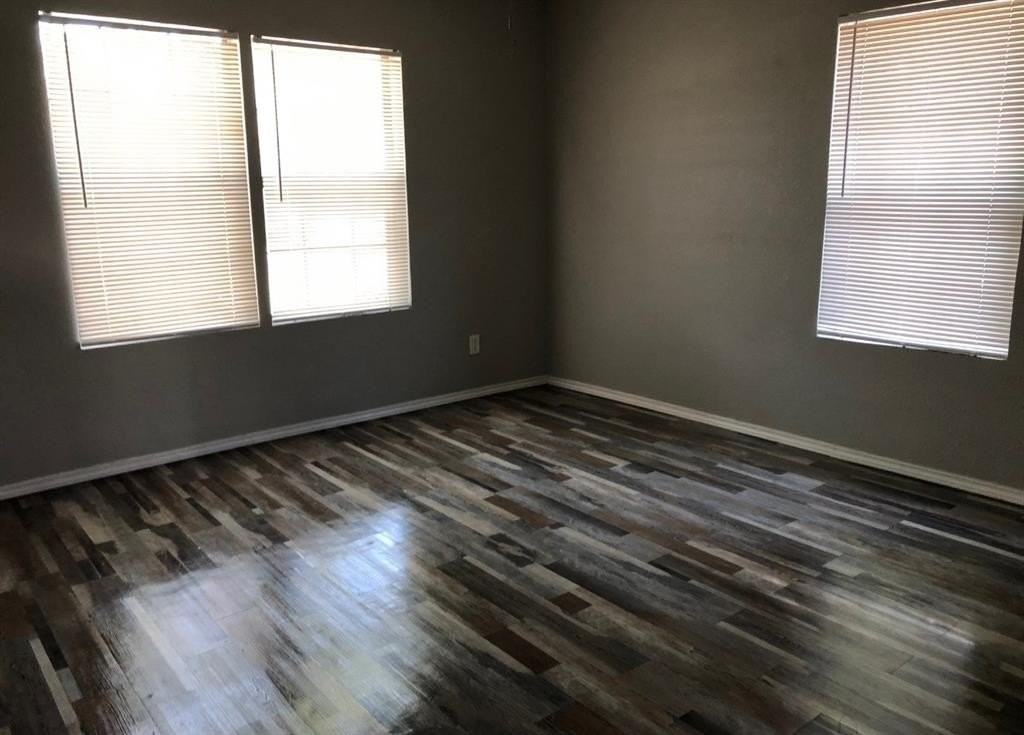 731 E Lowden St - Photo 5 of 6