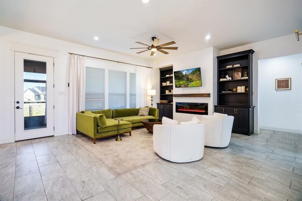 1523 Carter Dr - Photo 6 of 35