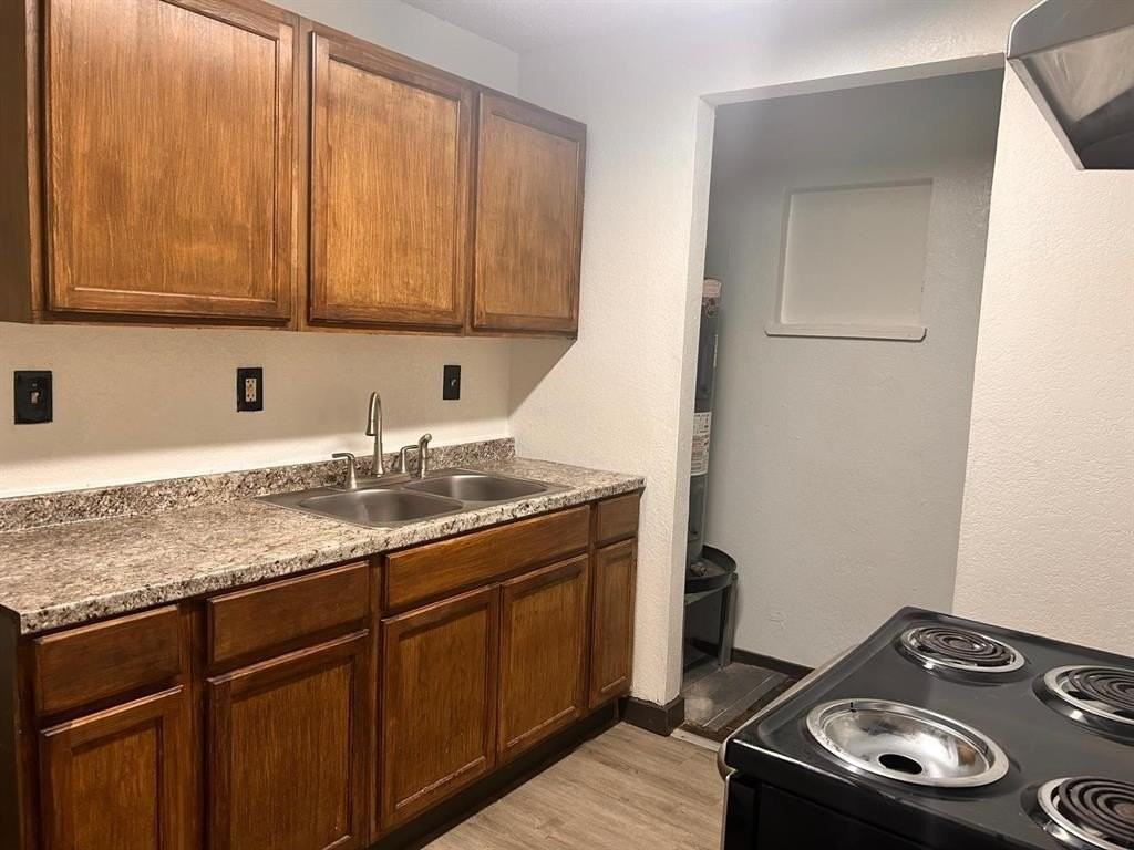 2710 Mitchell St - Photo 5 of 15