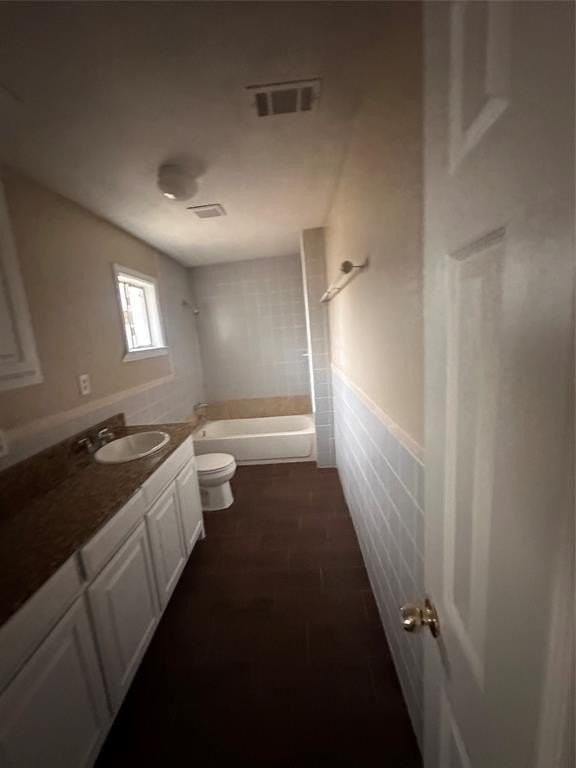 1208 Hall St - Photo 6 of 14