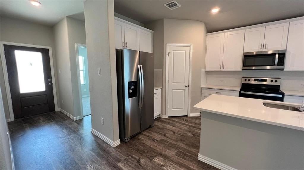 3242 Deckard Dr - Photo 2 of 33